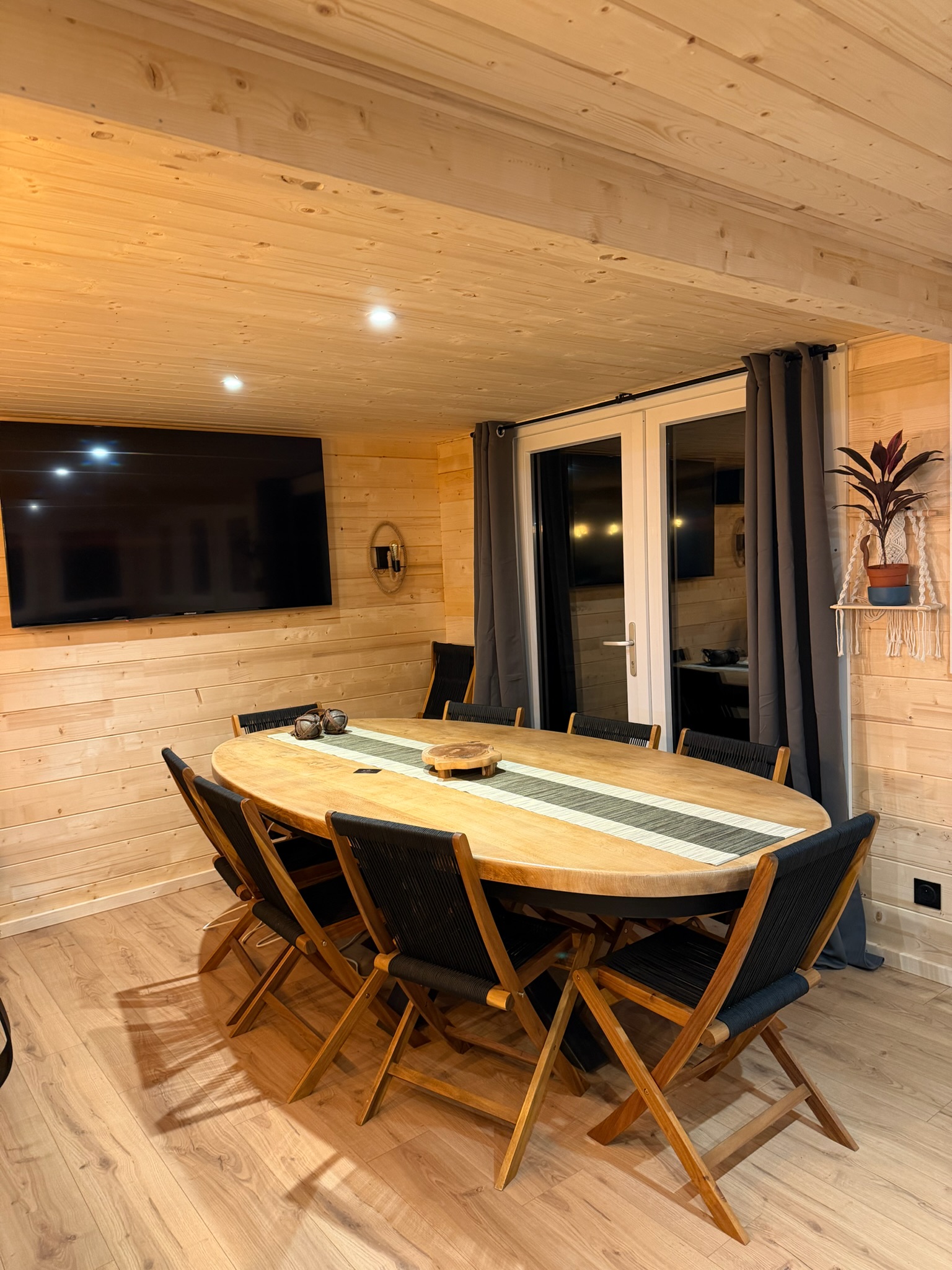 room-thumbnail