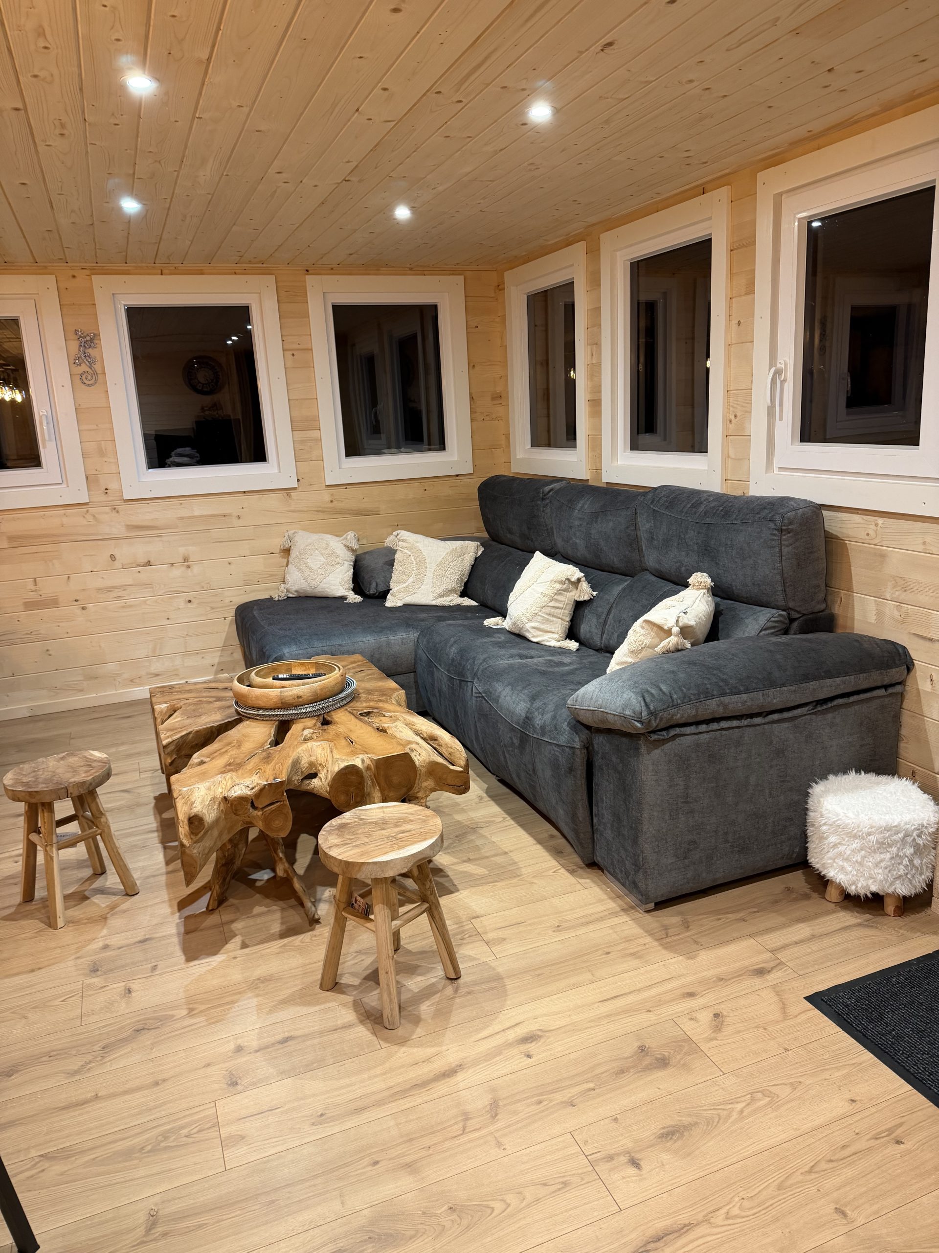 room-thumbnail